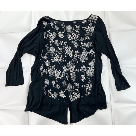 Lucky Brand Womens Sz M Black Floral Print Knit Tee Split Back Blouse Top - Picture 3 of 7